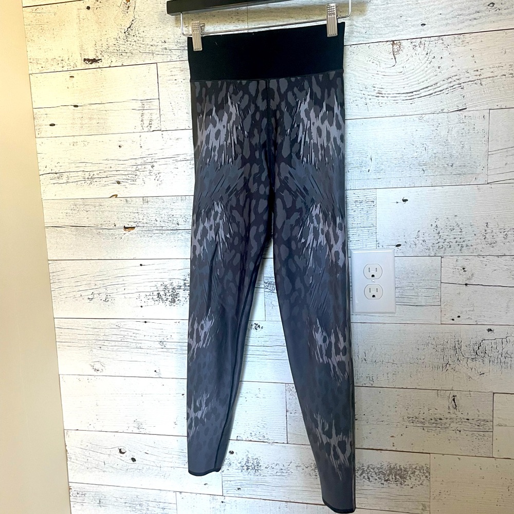 Ultracor Lux Knockout Ultra High Leggins - 3” waistband, 24” inseam. Size Small
